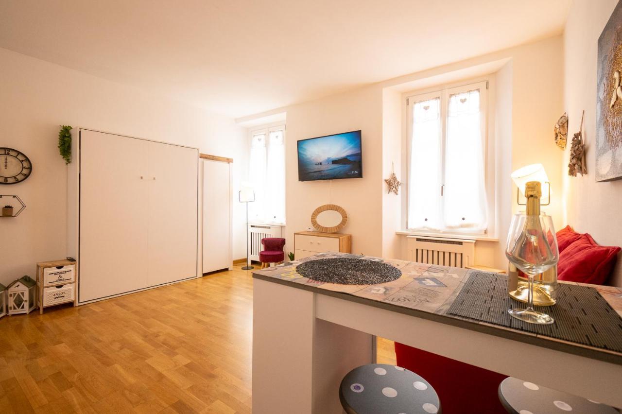 Portatorre Suite, A Charming Apartment In The Heart Of Como, Free Private Parking, Air Conditioning & More! Esterno foto
